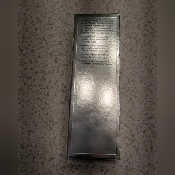 Kate Somerville Resurfacing Overnight Peel - Picture 3 of 4